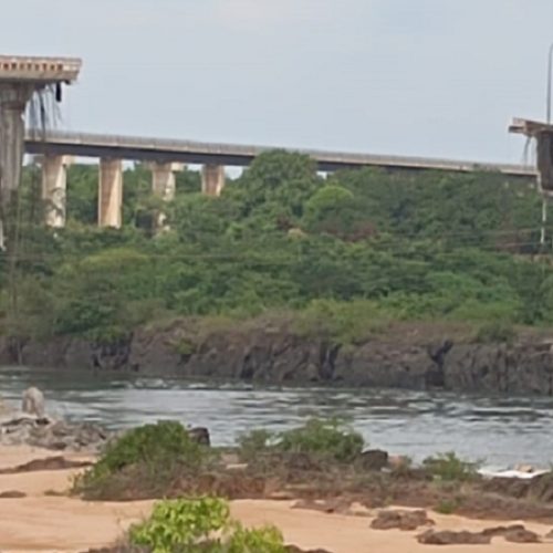 Ponte desaba no Norte do Brasil